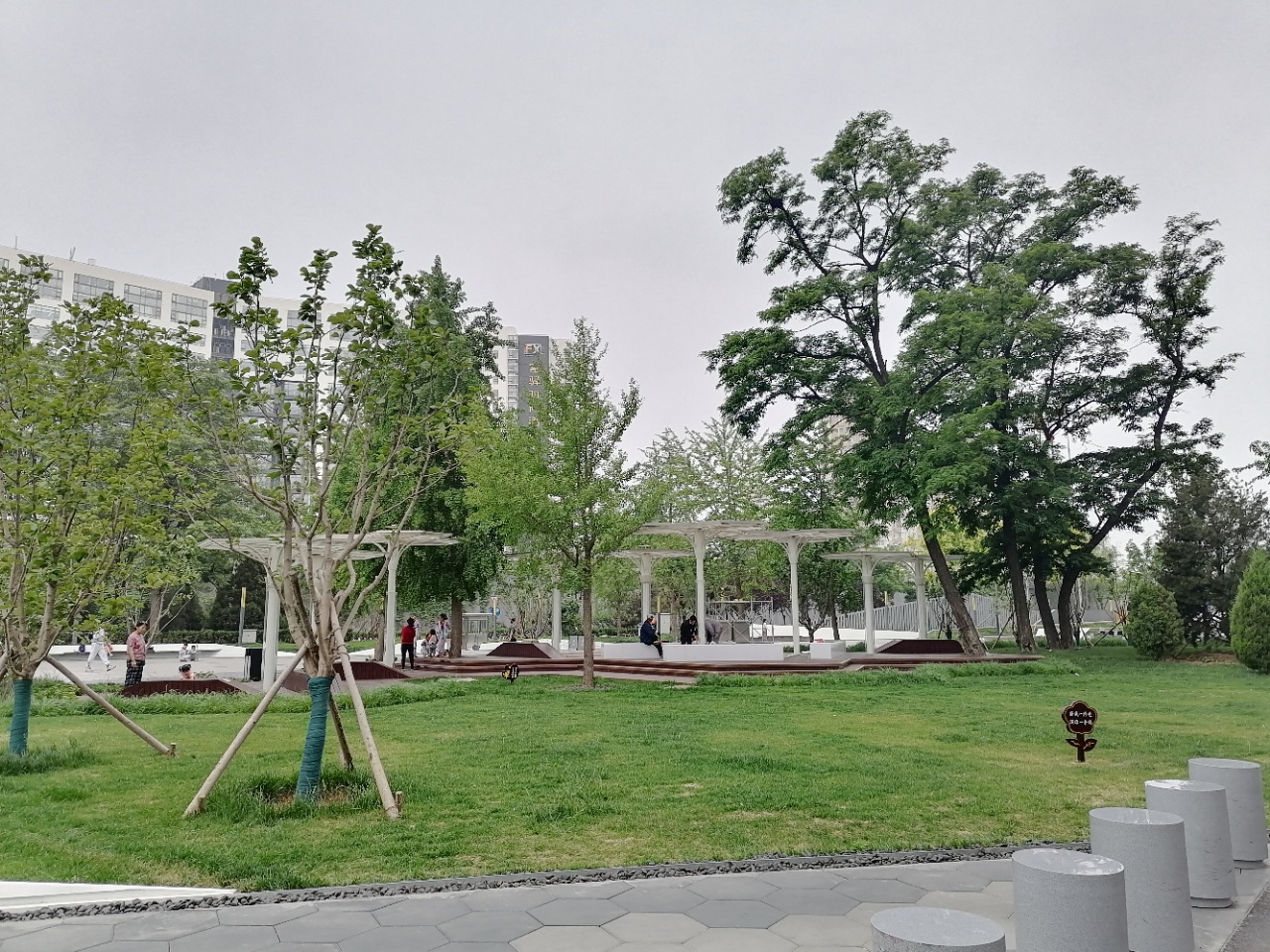 海淀新技术大厦实拍图3